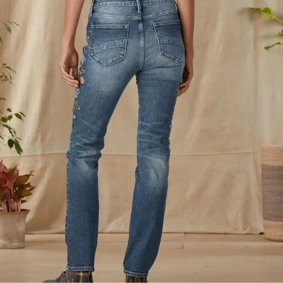 Driftwood Audrey Bird Vale Embroidered Jeans. New with tags.